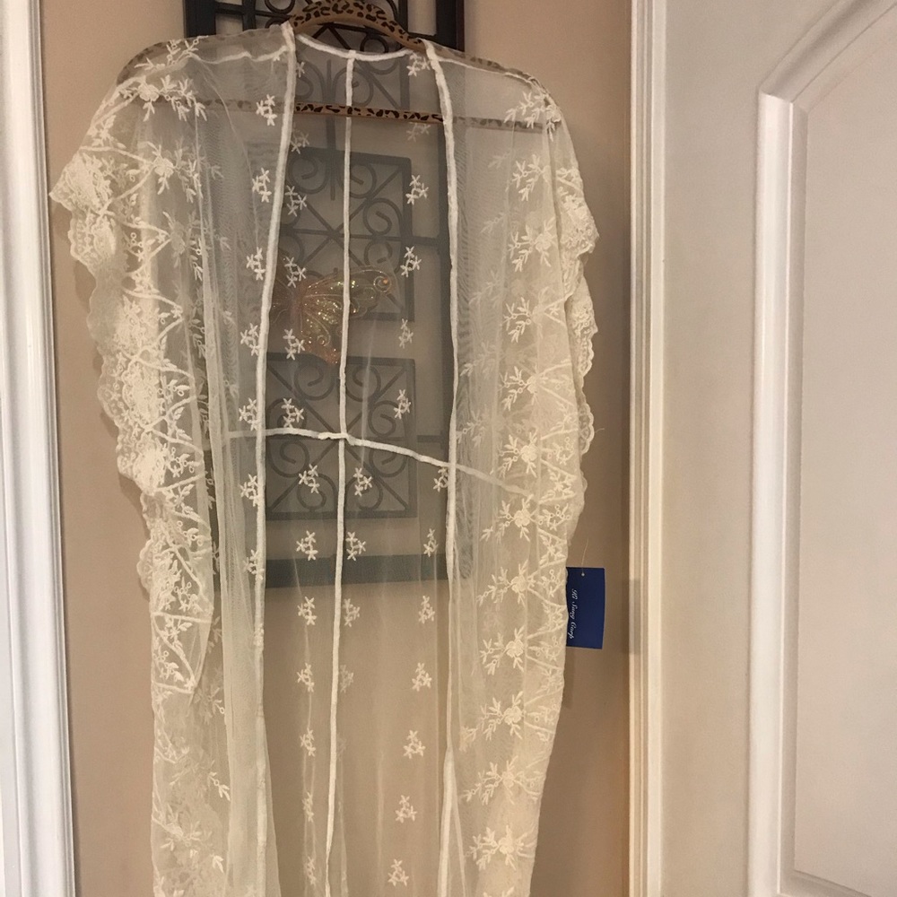 White lace kimono